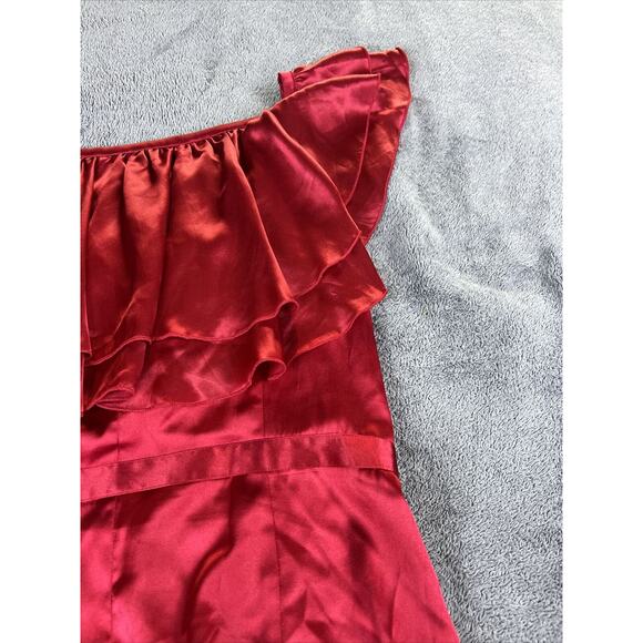 Babe Women’s Shirt Red Size Large Off Shoulder Ruffle Romper Play Suite Dust - Picture 11 of 13